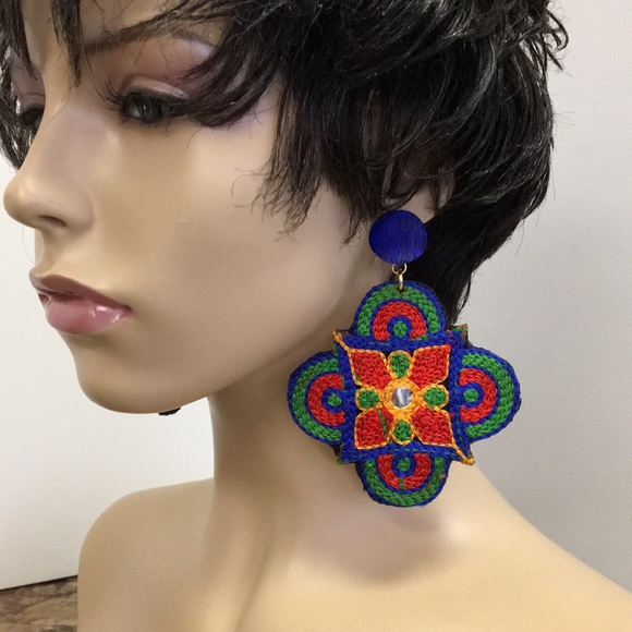 Embroidered Indian Earrings . - Picture 4 of 5